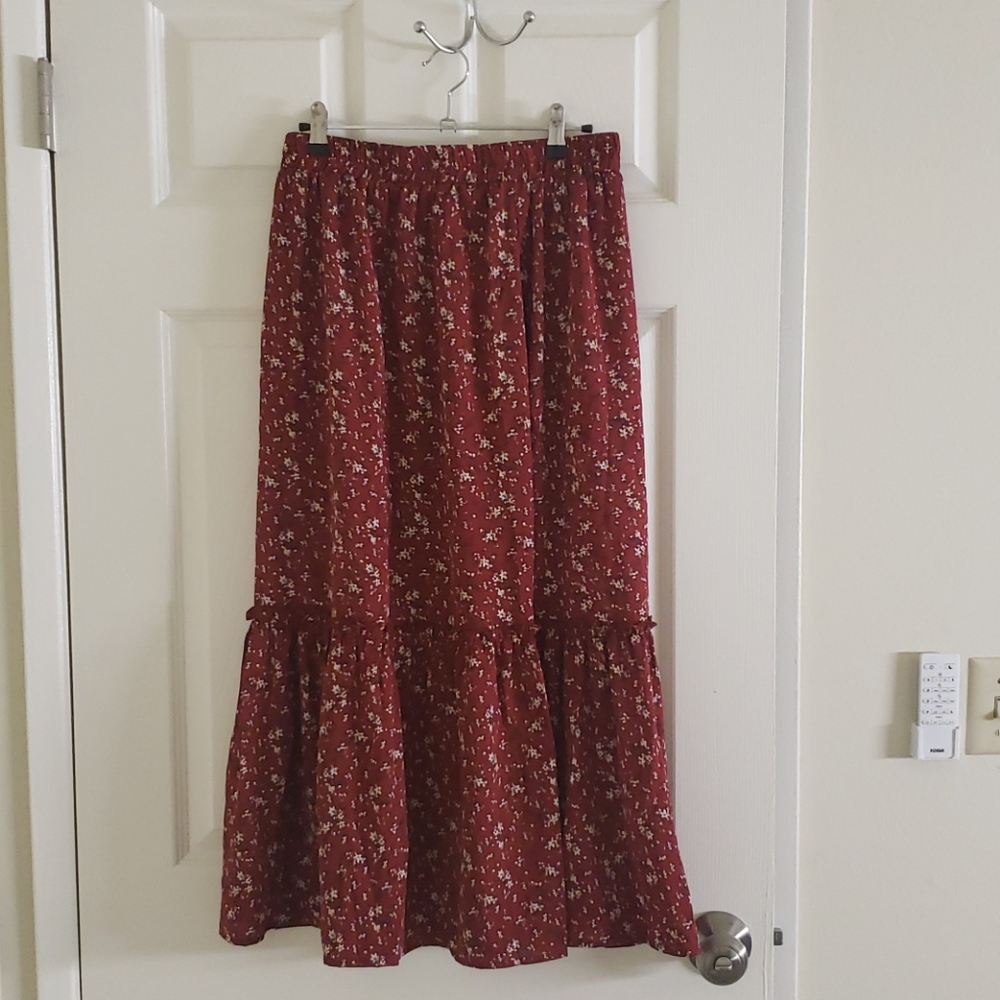 Maxi flower skirt
